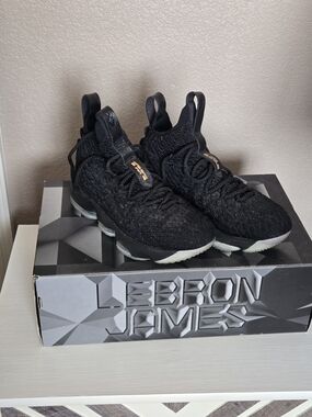 MAKE OFFER Nike LeBron 15 Sneakers